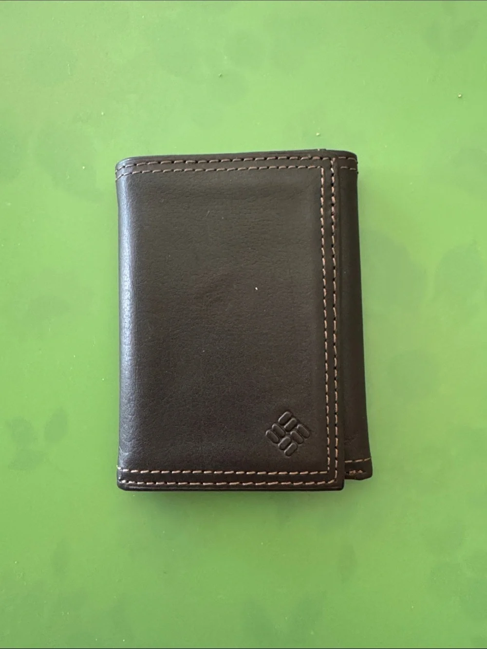 Columbia Brown Leather wallet with Contrast Stitching